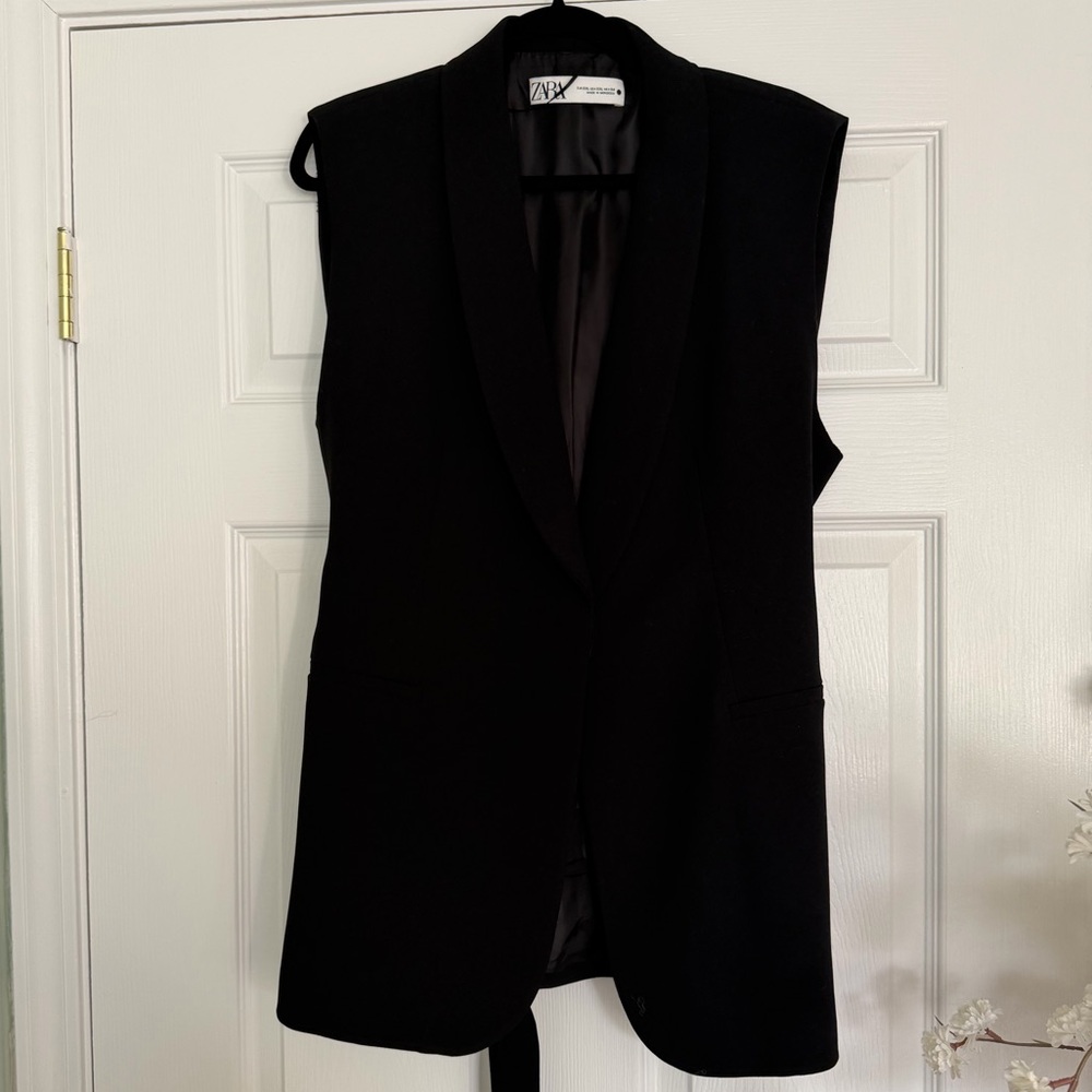 Zara Black Sleeveless Tailored Vest with Tie Detail